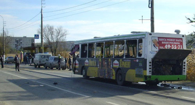 At the place of the terror act in the Volgograd bus. October 21, 2013. Photo: Emercom of Russia, http://www.mchs.gov.ru/