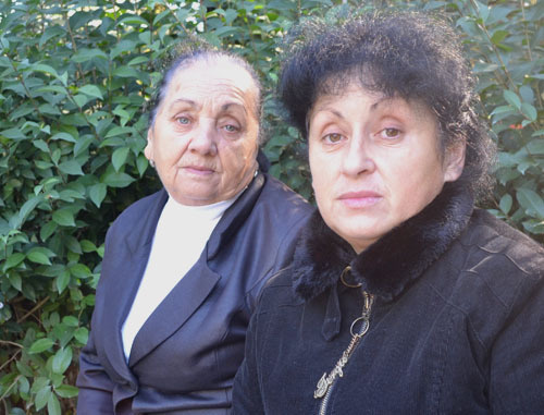 Lydia Lepsveridze with her daughter Lyudmila Lukiankina. Sochi, October 2013. Photo by Svetlana Kravchenko for the ‘Caucasian Knot’. 