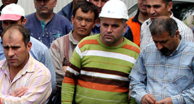 Migrant workers. Photo by Moscow Federal Migration Administration department