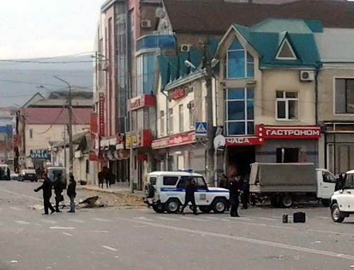 Near the store "24 Hours", located in the corner of Kotrov and Yaragsky Streets, blown up in Makhachkala. November 8, 2013. Photo by Gasan Gadzhiev