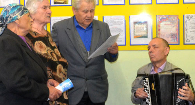 Members of the Society of the Blind held a rally to mark the International Day of the "White Stick". Sochi, November 16, 2013. Photo by Svetlana Kravchenko for the "Caucasian Knot"