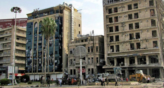 Square Saadullakh al-Dzhabiri after explosions which occured on October 3, 2012. Syria, Aleppo. Photo: Zyzzzzzy, http://ru.wikipedia.org/