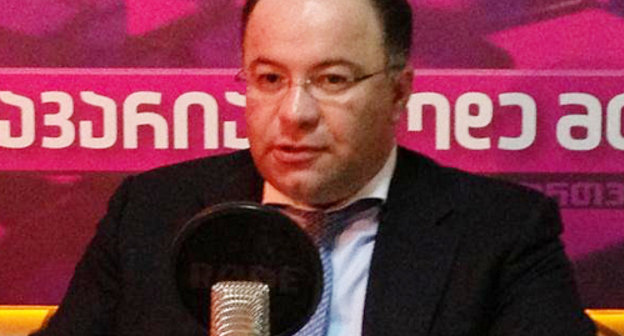 Mamuka Zhgenti. http://pirveliradio.ge/