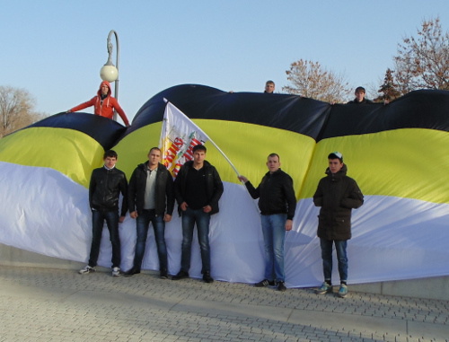 The movement "Russians of Astrakhan" marked the day to pay tribute to the memory of Yuri Budanov, Astrakhan, November 24, 2013. Photo by Elena Grebenyuk for the ‘Caucasian Knot’. 