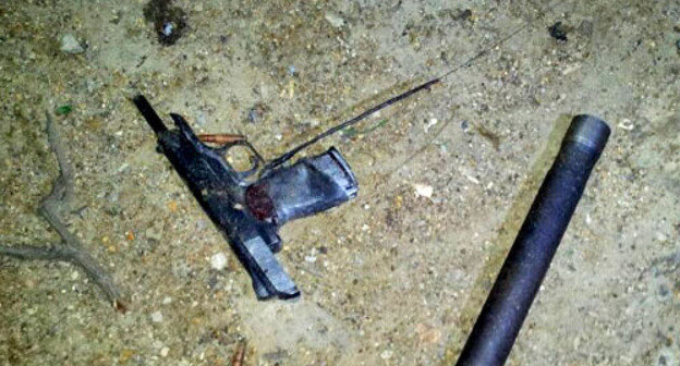 Stechkin pistol found at the place where IED exploded, Makhachkala, November 23, 2013. Photo: http://nac.gov.ru/