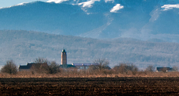 The village of Shalazhi, Urus-Martan District, in the foothill area of Chechnya. Photo by Denis Mukimov, http://danlux.livejournal.com/19244.html?thread=379436