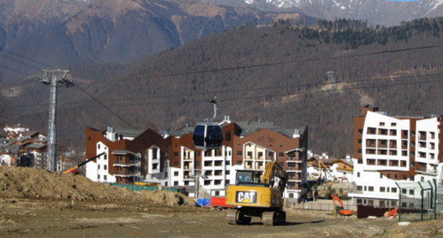 Construction of Mountain Olympic village in Krasnaya Polyana. November 2013. Photo by Tatiana Ukulova for the ‘Caucasian Knot’. 