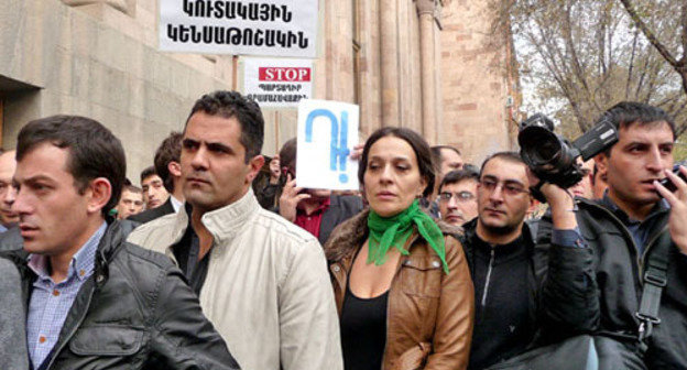 Protest action against the new funded pension system. Yerevan, November 15, 2013. Photo by Armine Martirosyan for the "Caucasian Knot"