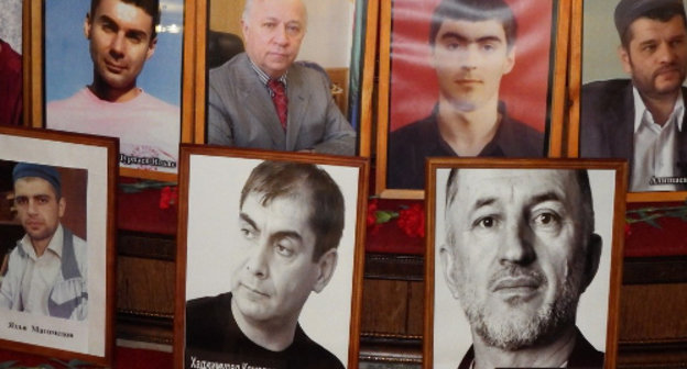 Portraits of perished journalists displayed at the evening of memory of those who were killed in the course of their professional duties. Makhachkala, December 20, 2013. Photo by Timur Isaev for the ‘Caucasian Knot’. 