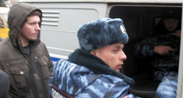 The police detains members of the "People's Assembly" in Volgograd, organized in the context of recent terror acts. December 30, 2013. Photo by Vyacheslav Yaschenko for the "Caucasian Knot"