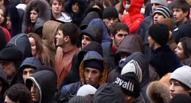 Makhachkala, December 31, 2013. Participants of the memorial rally about the victims of the terror acts committed in Volgograd. Photo by the press service of the President of the Dagestan Republic, http://president.e-dag.ru/