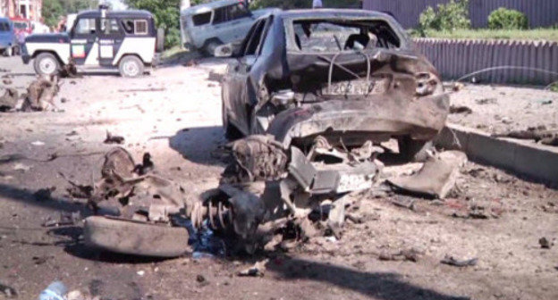 At the place of the terror act at the building of court marshals in Ordzhonikidze Street in Makhachkala, May 20, 2013. Photo: Ministry for Internal Affairs of Republic of Dagestan, http://05.mvd.ru/ 