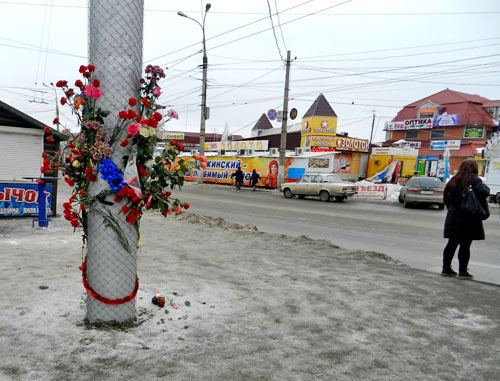 Flowers at the place of the terror act committed in Volgograd trolleybus. Volgograd, December 30, 2013. Photo by Tatyana Filimonova for the "Caucasian Knot"