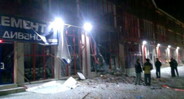 IED detonated near "Akbar" grocery store. Khasavyurt, January 4, 2014. Photo by ‘Caucasian Knot’. 