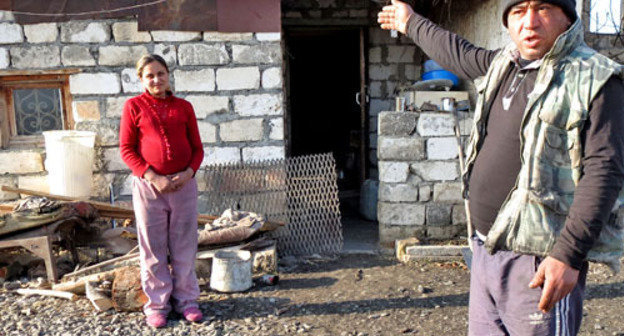 Sasun Ayrapetyan is dissatisfied at the fact that the village and district authorities still haven't solved the problem with drinking water. The village of Nor-Aikadjur of the Martakert District of Nagorno-Karabakh, January 9, 2014. Photo by Alvard Grigoryan for the "Caucasian Knot"