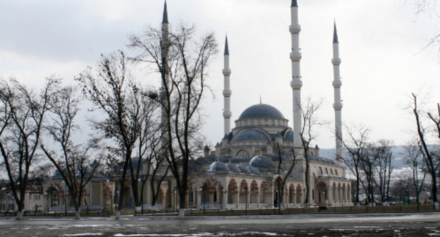 Mosque in Gudermes, Chechnya. Photo: http://valery-pavlov.livejournal.com/654760.html