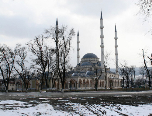 Mosque in Gudermes, Chechnya. Photo: http://valery-pavlov.livejournal.com/654760.html