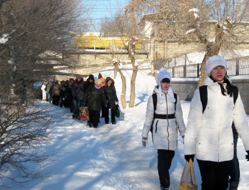 Residents of Volgograd are going on foot from Zapolotnovskaya part to the centre of the city, January 20, 2014. Photo Vyacheslava Yaschenko for the ‘Caucasian Knot’. 