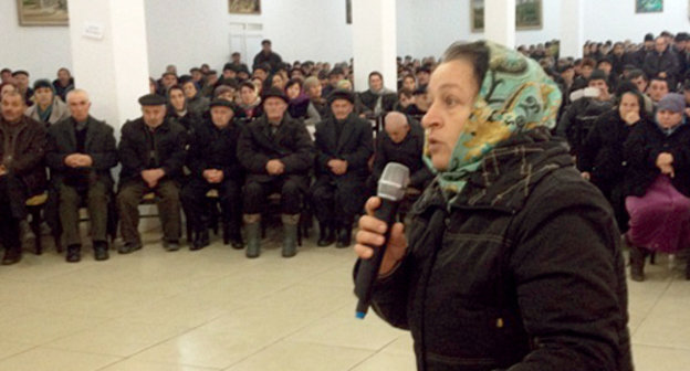 Residents of the Magaramkent District of Dagestan meeting Mamed Abbasov, State Duma Deputy, members of the Federal Lezgin National and Cultural Autonomy, hydrologists and public figures. Dagestan, Samur village, January 22, 2014. Photo by Ruslan Gereev.