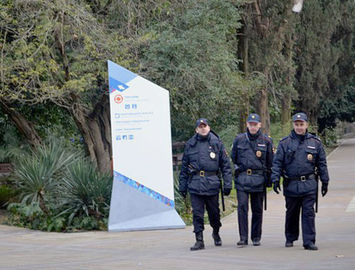 Law enforcers patrolling Sochi streets. Photo by Svetlana Kravchenko for the ‘Caucasian Knot’.  