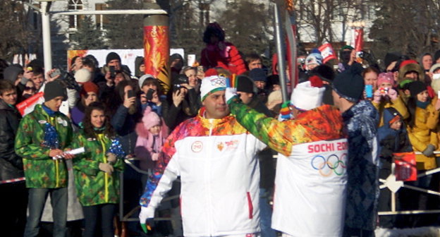 Olympic Torch Relay in the city of Maikop, February 3, 2014. Photo by Oleg Chaly for the ‘Caucasian Knot’.