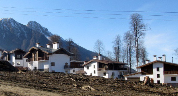 Mountain Olympic village, Sochi, Roza Khutor Resort. November 21, 2013. Photo by Tatiana Ukolova for the ‘Caucasian Knot’. 