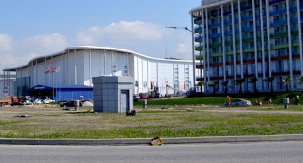 The building of the main media centre in Sochi. Summer 2013. Photo by Svetlana Kravchenko for the "Caucasian Knot"