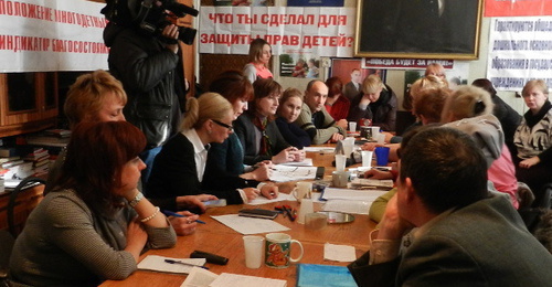 Participants of hunger strike meeting with Volgograd officials. February 7, 2014. Photo by Tatiana Filimonova for the ‘Caucasian Knot’.  