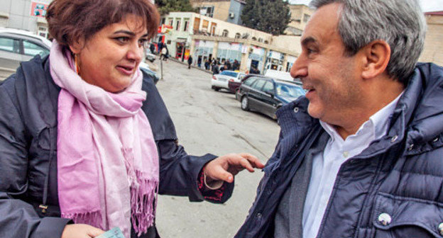 Journalist of the Azerbaijani service of Radio Liberty Khadija Ismayilova and her advocate Elton Guliev. Baku, February 18, 2014. Photo by Aziz Karimov for the ‘Caucasian Knot’.