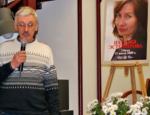 Oleg Orlov speaks at the commemoration party of Natalia Estemirova. Moscow, February 28, 2014. Photo by Natalya Kraynova for the "Caucasian Knot"