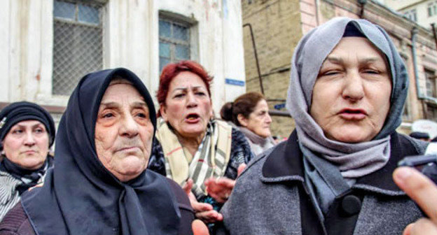 Participants of the rally protesting against demolition of their houses, Baku, March 3, 2014. Photo by Aziz Karimov for the ‘Caucasian Knot’. 