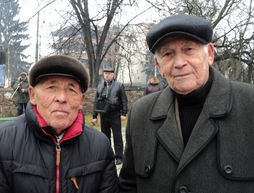 Magomed Dokuchaev and Alim Kulbaev, deported from KBR at the age of 17 at the rally  in memory of the 70th anniversary of Balkars' deportation. Nalchik, March 8, 2014. Photo by Luisa Orazaeva for the ‘Caucasian Knot’. 