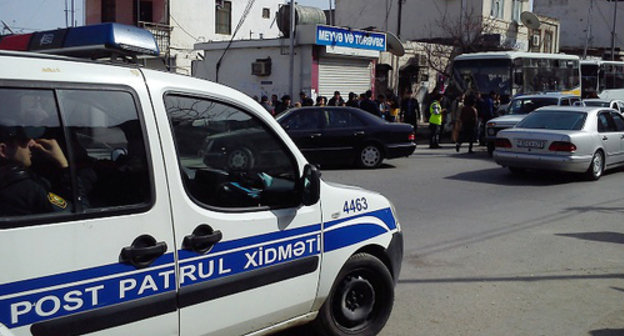 Police squads near the School No. 173 in Yasamal District of Baku. March 9, 2014. Photo by Kyamal Ali for the ‘Caucasian Knot’. 