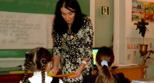 Kabardino-Balkaria, town of Tyrnyauz, 2013.  3rd year pupils at the lesson of Balkar language in boarding secondary school N7. Photo:  (C) Boarding secondary school N7, town of Tyrnyauz, http://elbint7.edu07.ru