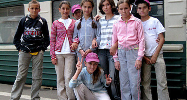 Children-refugees from Ingushetia. 1 September 2009. Photo of "Caucasian Knot"