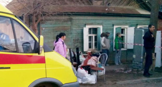 Evacuated residents in the Chekhova street blocked during the fire. Astrakhan, March 25, 2014. Photo by Yelena Grebenyuk for the "Caucasian Knot"