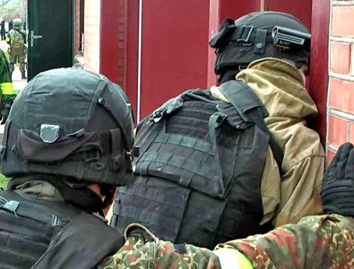 Law inforcers. Photo http://nac.gov.ru/