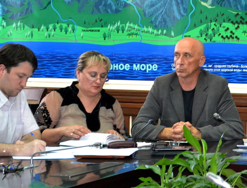 A meeting of public and ecological activists with the officials of the Mayoralty in charge of social and environmental development of the resort city. Sochi, April 4, 2014. Photo by Svetlana Kravchenko for the "Caucasian Knot"