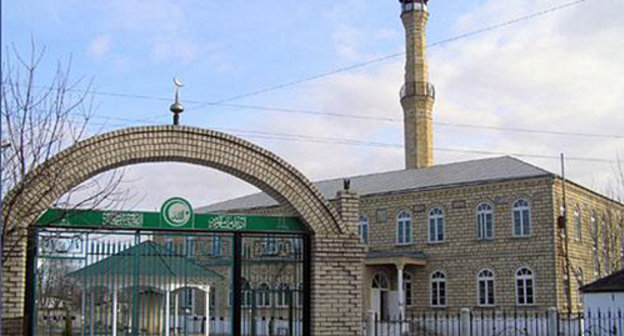 Mosque in the village of Nechaevka in the Kizilyurt District of Dagestan. Photo by Gusen Khalilulaev, http://www.tsumada.ru/