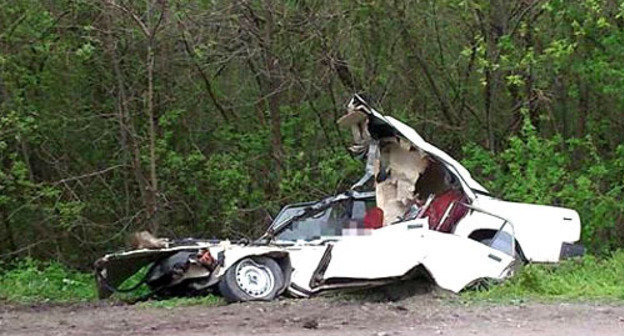 A road accident involving armoured vehicles in Rostov Region. April 24, 2014. Photo http://www.bloknot-novocherkassk.ru/