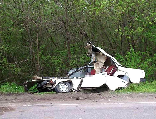 A road accident involving armoured vehicles in Rostov Region. April 24, 2014. Photo http://www.bloknot-novocherkassk.ru/