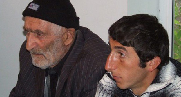 Chela villagers demanding to reconstruct the dismantled minaret. Georgia, September 22, 2013. Photo by Edita Badasyan for the "Caucasian Knot"