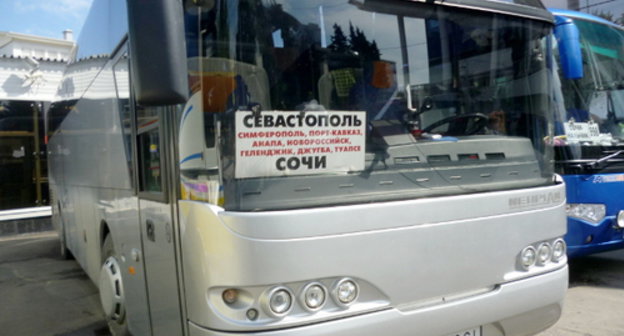 Regular-route bus "Sevastopol - Sochi" at the Sochi bus station. May 2, 2014. Photo by Svetlana Kravchenko for the "Caucasian Knot"