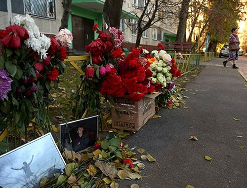 At the place where Yegor Scherbakov was murdered. Moscow, October 2013. Photo by community ‘In our hearts forever. Yegor Scherbakov’, http://vk.com 