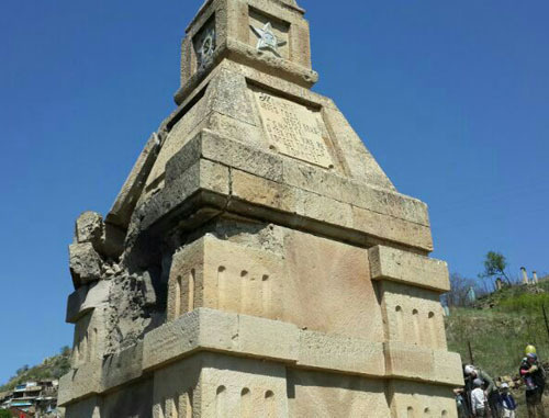 Monument to World War II participants blown up in Sogratl village, Dagestan, May 9, 2014. Photo: http://alsuguri.ru