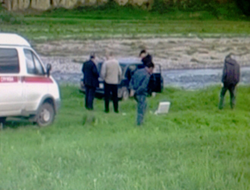 Policeman murder site near the Sunzha River, village of Plievo. Ingushetia, Nazran District, May 13, 2014. Photo by press-service of MIA for Ingushetia.