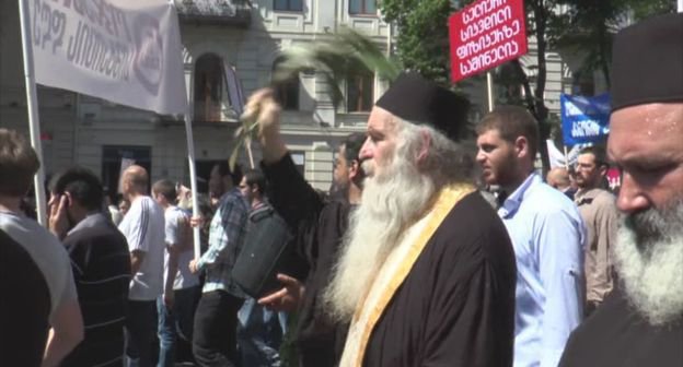 Anti-gay rally in Tbilisi, May 17, 2014. Screenshot from the ‘Caucasian Knot’ video.