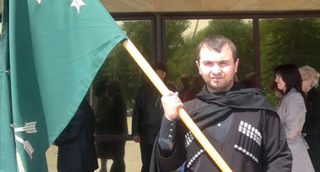 Amir Abur, representative of the youth movement "Adyge Khase" in the KChR, near the building of the Drama Theatre. Cherkessk, May 21, 2014. Photo by Asya Kapaeva for the "Caucasian Knot"