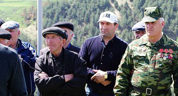 Residents of Sogratl village on Victory Day, May 9, 2014. Photo: http://sovet.sogratl.net/events/2014/9May