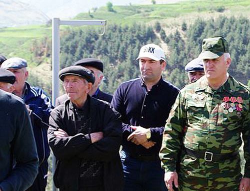 Residents of Sogratl village on Victory Day, May 9, 2014. Photo: http://sovet.sogratl.net/events/2014/9May